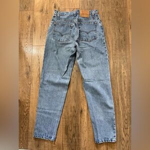 Women’s Vintage 1995 Levi’s 551 Taper Leg Relaxed Fit Jeans 10M x 31 Light Wash